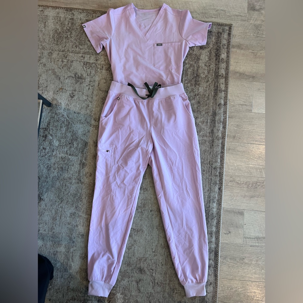 Figs Lavender Haze Scrub Top & Scrub Jogger